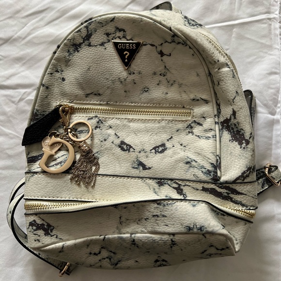 Backpack from Guess. Never worn - Picture 1 of 2